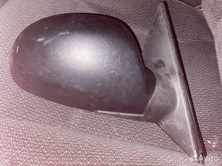 Зеркало правое Hyundai Accent