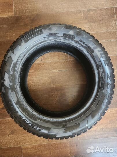 Pirelli Ice Zero 215/55 R17 98T