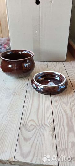 Горшок керамический и блюдца под цветы