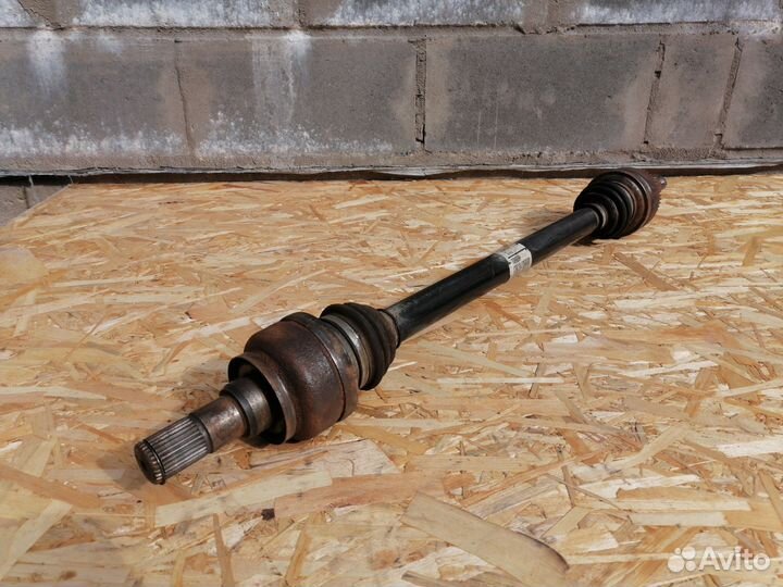 Kia Quoris KH Полуось задняя правая 3.8 АКПП