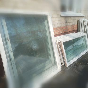 Оконные рамы со стёклами