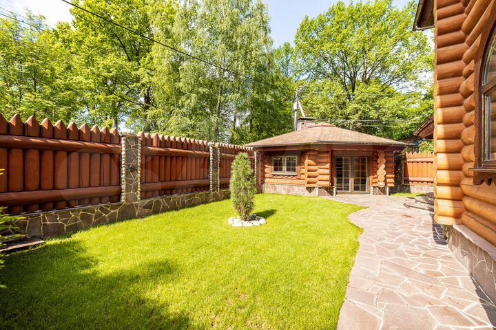 Дом 285 м² на участке 5 сот.