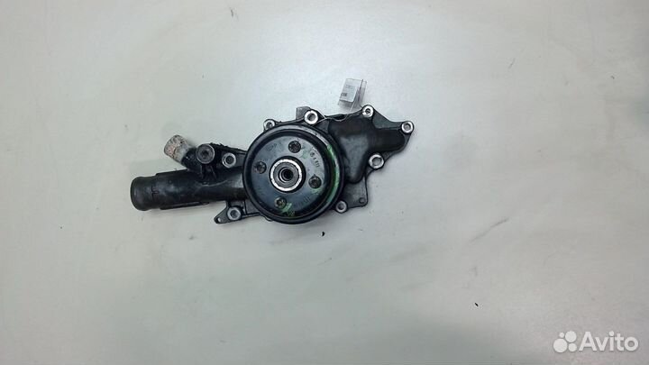 Насос водяной Mercedes Viano, 2004