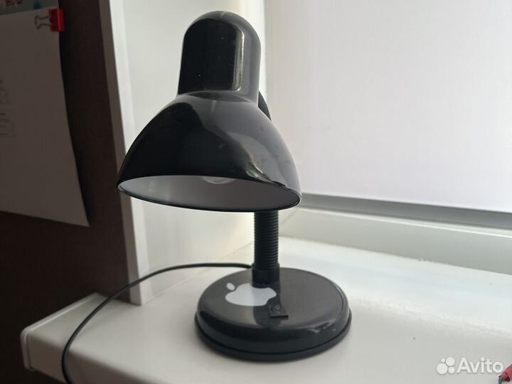 Настольная лампа