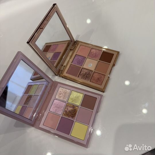 Палетка теней Huda Beauty