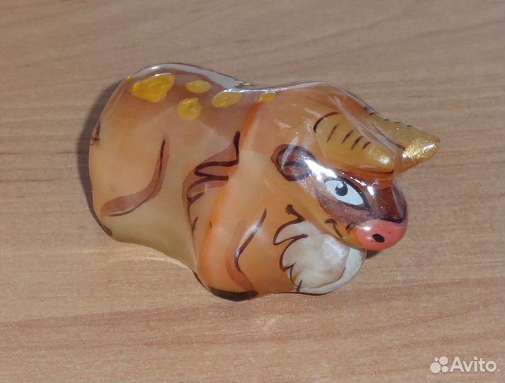 Фигурка бычка из натурального камня селенита