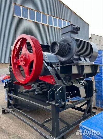 Щековая дробилка с96