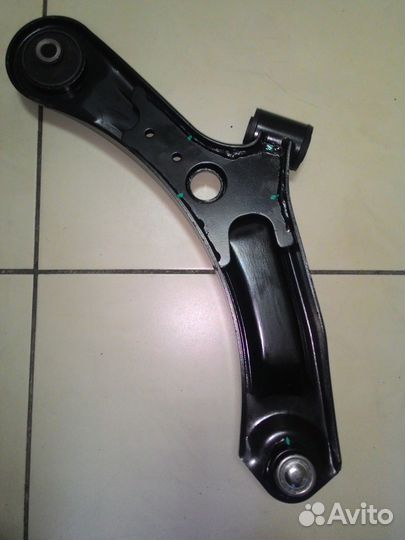 Рычаг передний левый Suzuki SX4