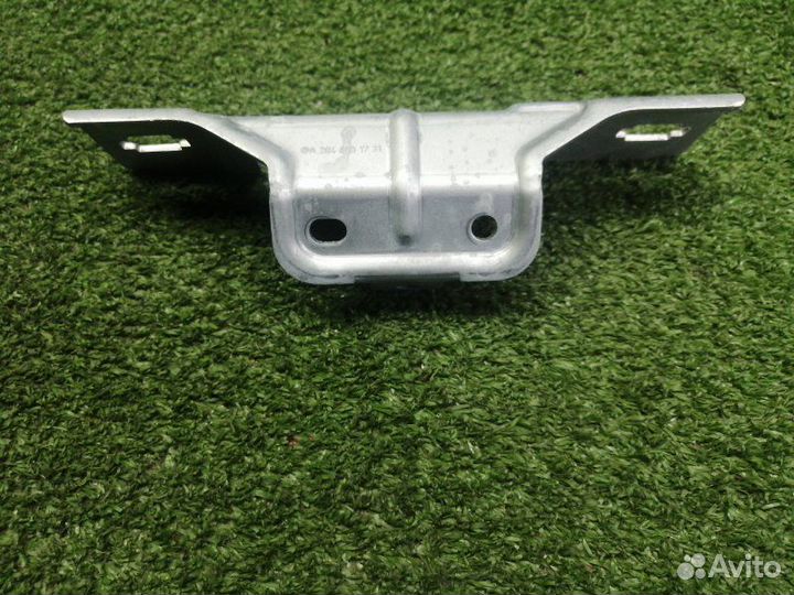 Кронштейн задний правый Mercedes Glk