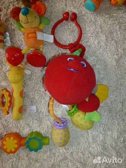 Развивающие игрушки, погремушки
