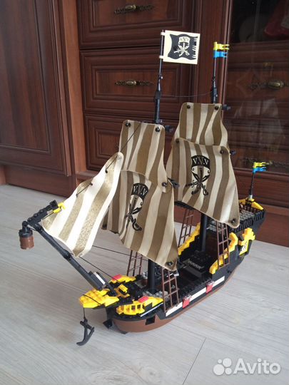 Lego пиратский корабль