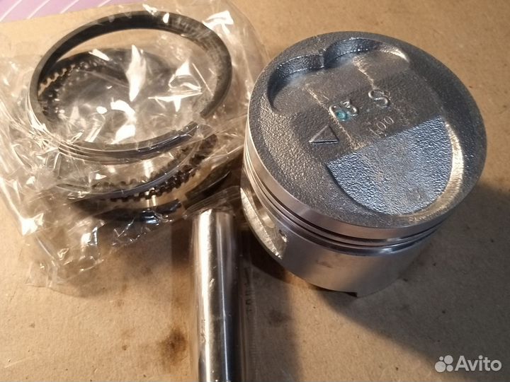 Поршневая дв.G63 новая,комплект (4 шт)