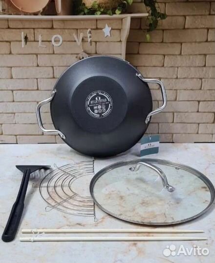 Сковорода вок 26 см с крышкой новая