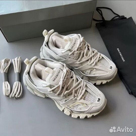 Balenciaga track 1