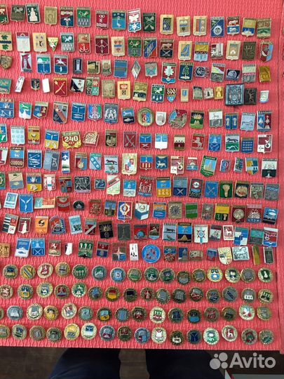 Большая коллекция значков Города 458 шт