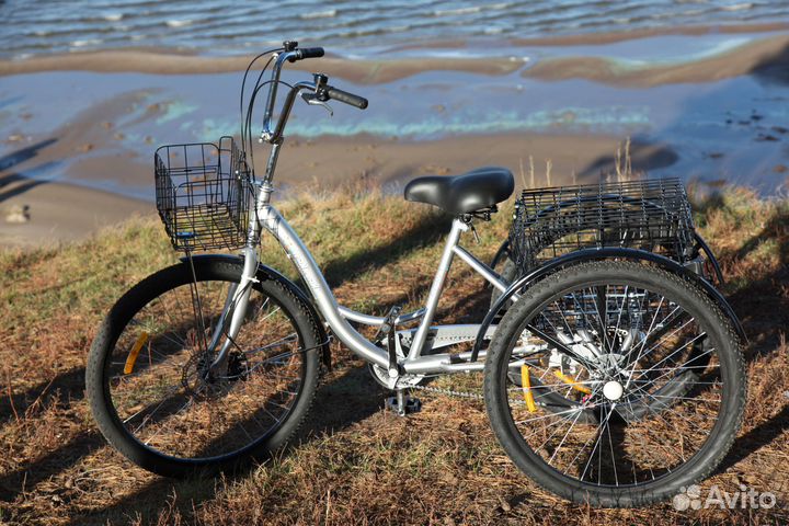 Удобный трехколесный велосипед 26