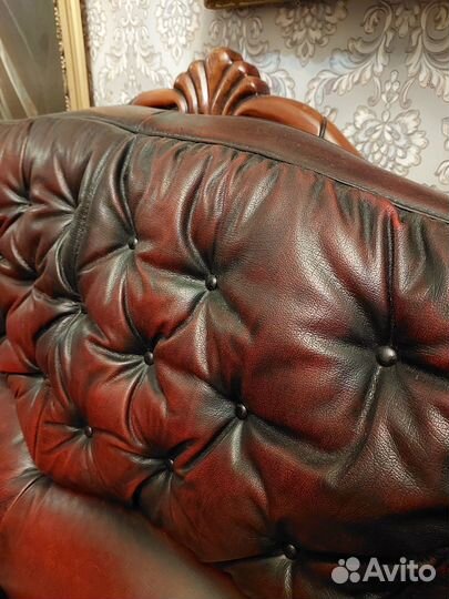 Диван кожаный двухместный