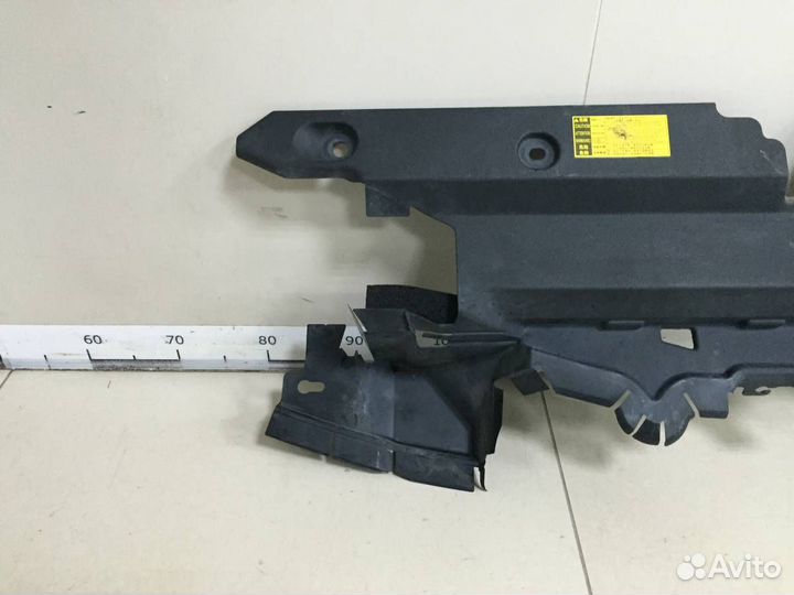 Кожух замка капота Toyota RAV4