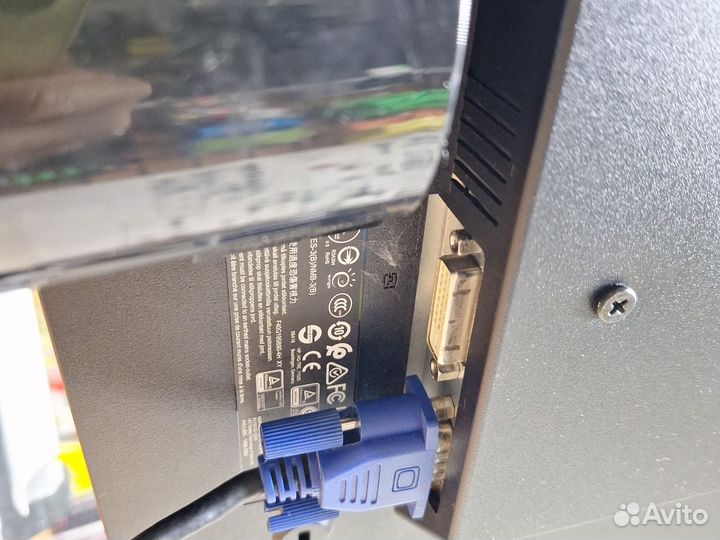 Монитор HP 20