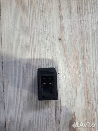 Кнопка подогрева сиденья Nissan almera classic B10