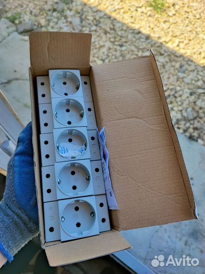 Выключатели и вилки