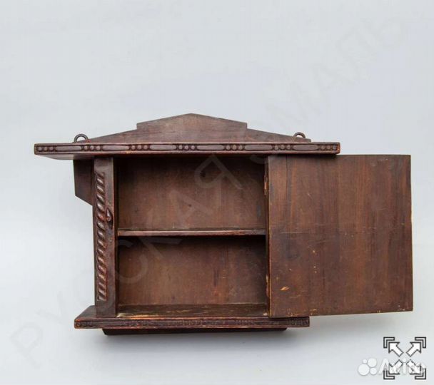 Старинная деревянная навесная аптечка