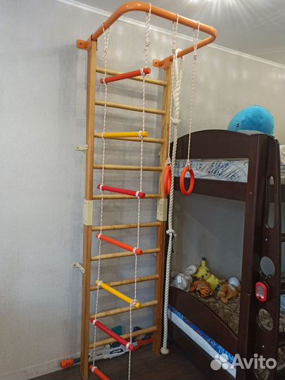 Детская шведская стенка деревянная. Б/У