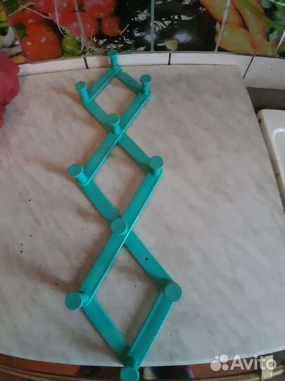 Вешалка настенная