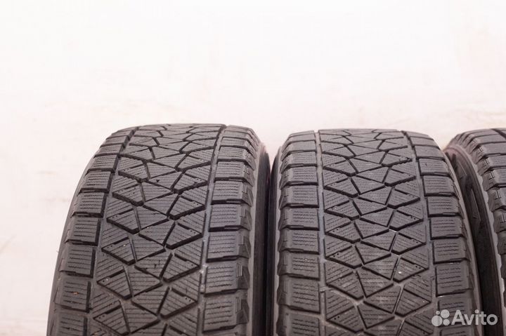 Bridgestone Blizzak DM-V2 225/60 R17 99S