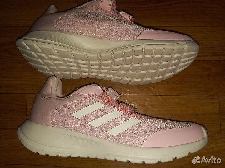 Кроссовки Adidas новые