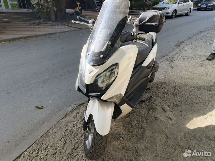 Скутер Vento VMC MAX 200