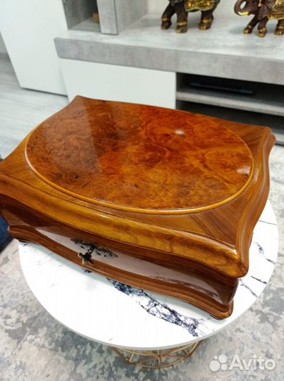 Шкатулка Орех,34*25 см. С зеркалом внутри