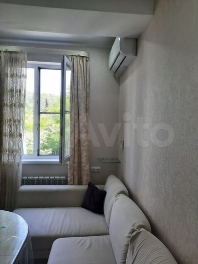 2-к. квартира, 43 м², 3/6 эт.