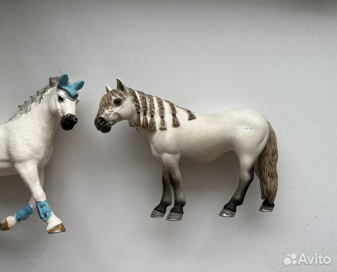 Фигурки лошадей schleich