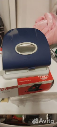 Дырокол офисный