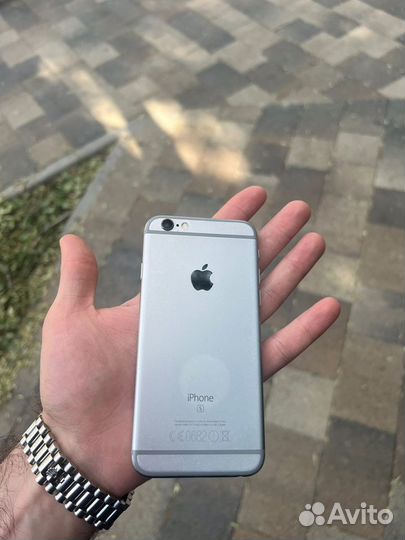 iPhone 6S, 64 ГБ