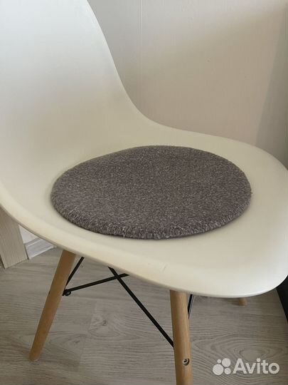 Подушки сидушки на стулья 2 шт