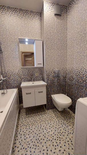 2-к. квартира, 40 м², 1/9 эт.