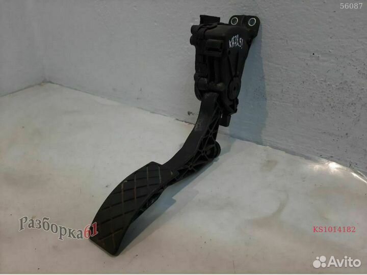 Педаль газа audi A1 8X