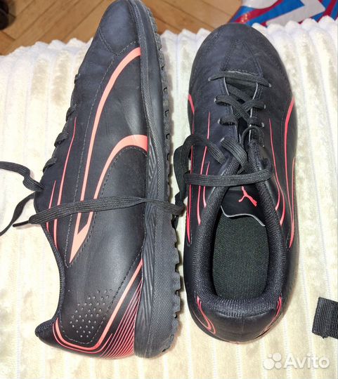Футбольные бутсы puma