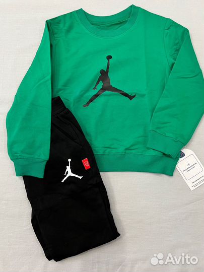 Костюм спортивный