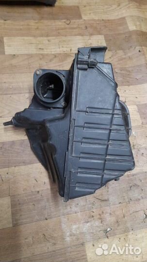 Корпус воздушного фильтра Renault Fluence седан