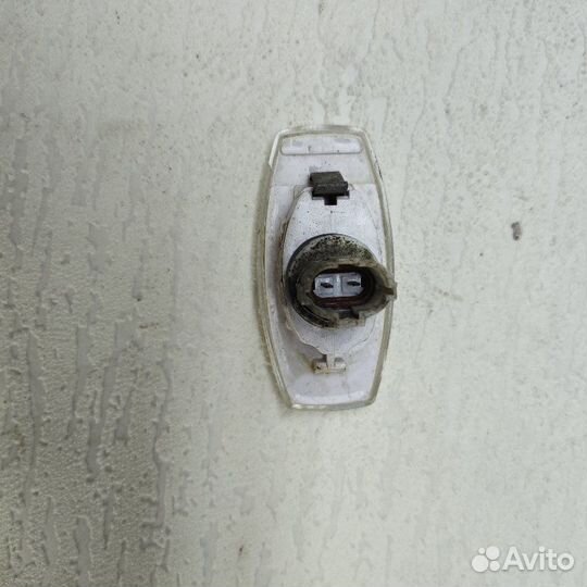 Повторитель поворота в крыло передний правый