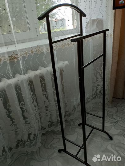 Вешалка для одежды напольная металлическая