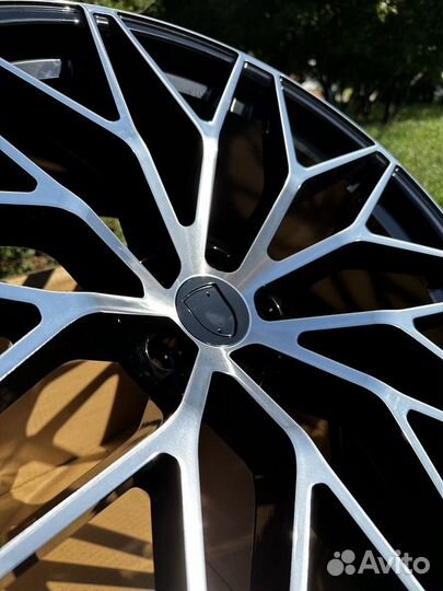 Разноширокие диски для BMW M5