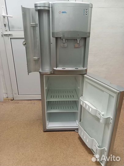 Кулер для воды с холодильником