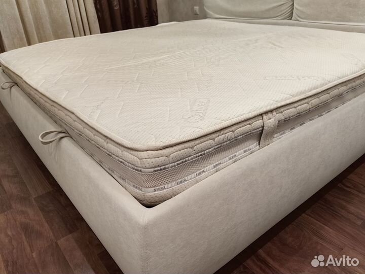 Матрас беспружинный 200х200