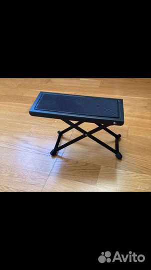 Педаль под ногу гитариста