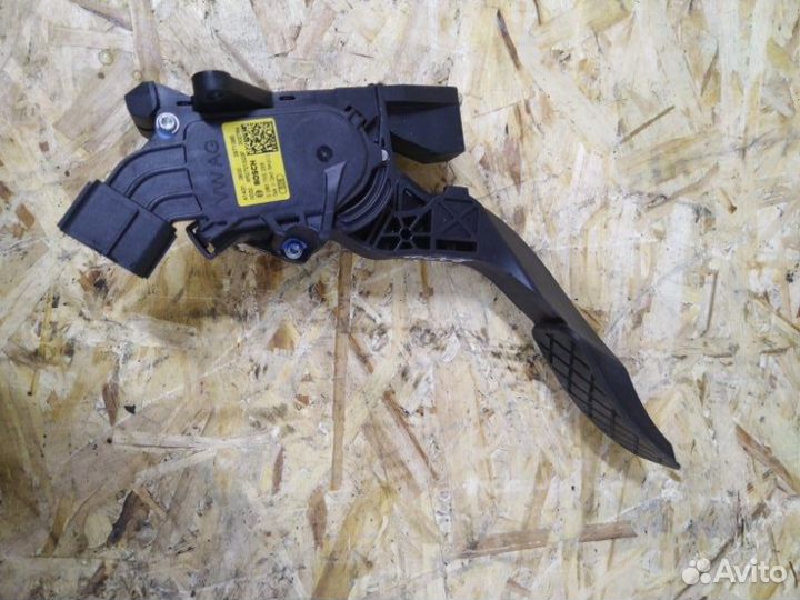 Педаль газа Skoda Rapid NH3 cbza 2014