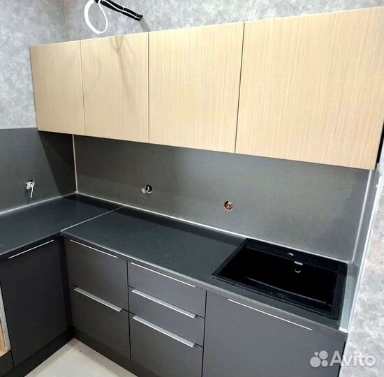 Кухни на заказ с выдвижными ящиками
